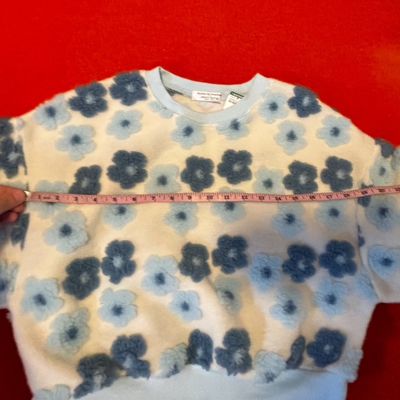 Maison de syndrome x Dress mafia white & blue 3D flowers brushed sweatshirt NWT - Picture 13 of 14
